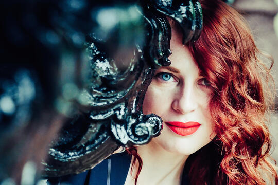 Arkady Martine- "Rose-House" (J-ai Lu)0.jpg