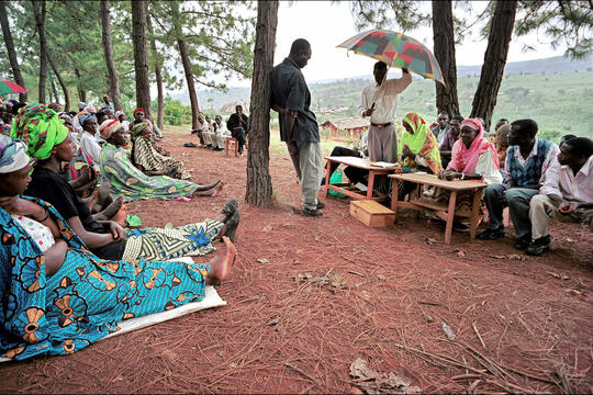 Audience du tribunal gacaca à Rukira au Rwanda en 2003