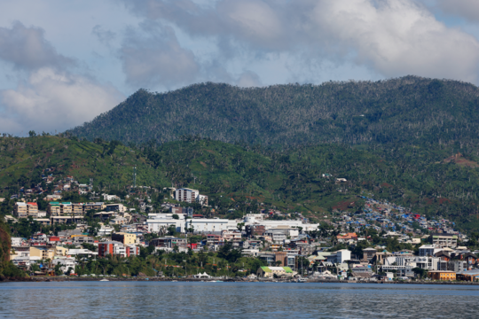 Vue du port de Mamoudzou, chef-lieu de Mayotte