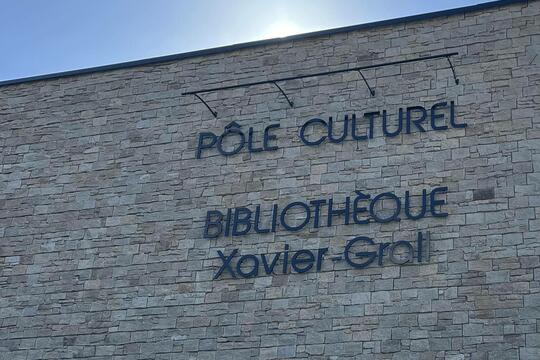 Landivisiau  la bibliotheque XavierGrall double sa surface0.jpg