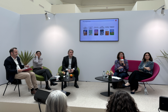 Table ronde sur le baromètre des pratiques de lecture 2026 au Festival du Livre de Paris (de gauche à droite) Natasha Pauthier, Arnaud Robert, Marine Boulanger et Mathilde Jablonski