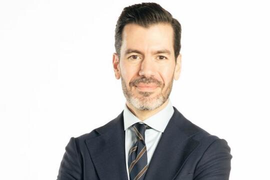 Adrian Lopez, DRH de Louis Hachette Group