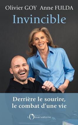Invincible  derriere le sourire le combat dune_Editions de lObservatoire_9791032932575.jpg