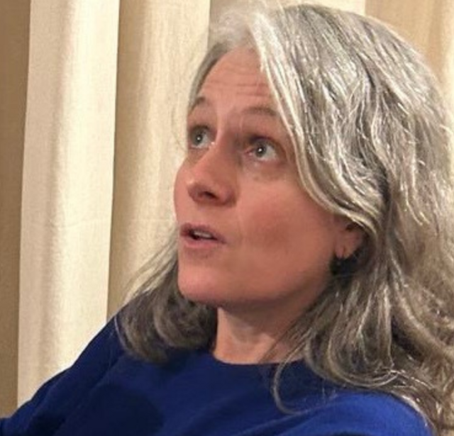 Natacha de la Simone, responsable de la librairie L'Atelier, à Paris