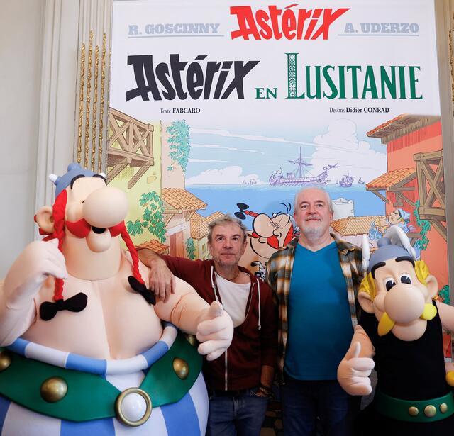 Fabcaro et Didier Conrad lors de la conférence de présentation de l'album "Astérix en Lusitanie" (Albert René)