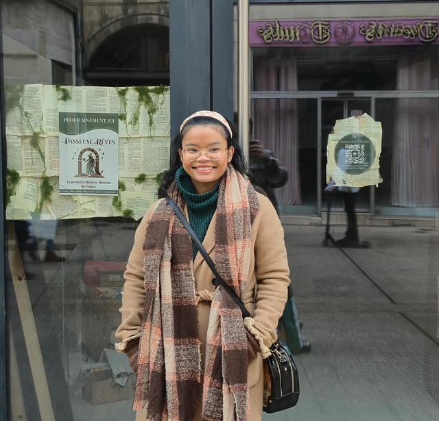 Dijon  des livres et des fleurs a la librairie La Passeuse de Reves0.jpg