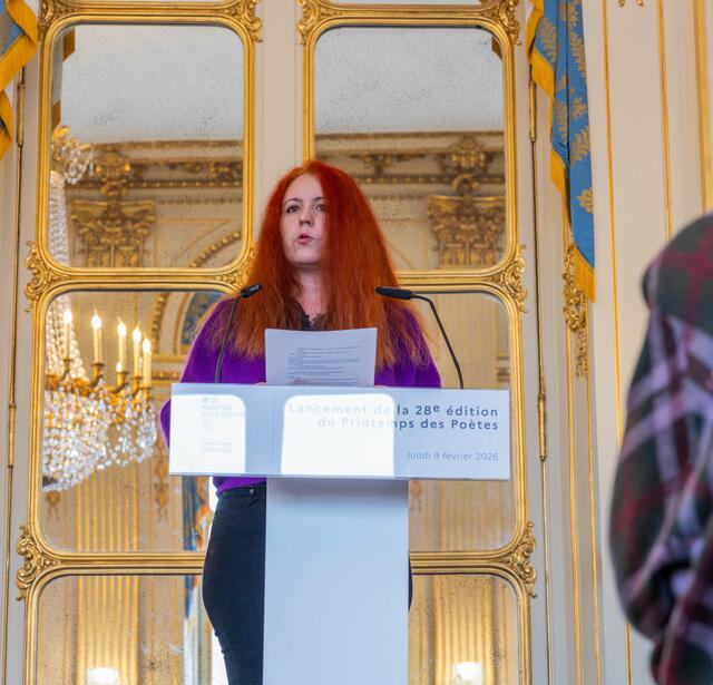Linda Maria Baros, directrice artistique du Printemps des Poètes, lors de la conférence de présentation de l'édition 2026
