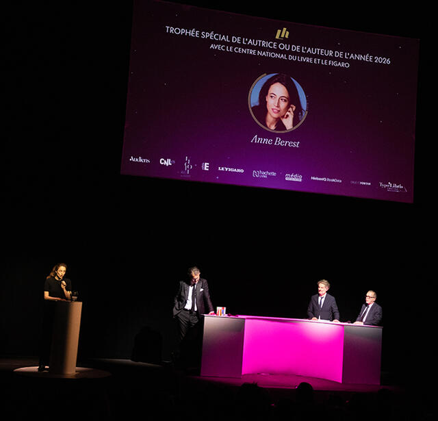 Anne Berest, trophée spécial de l'autrice de l'année.