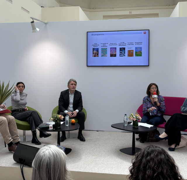 Table ronde sur le baromètre des pratiques de lecture 2026 au Festival du Livre de Paris (de gauche à droite) Natasha Pauthier, Arnaud Robert, Marine Boulanger et Mathilde Jablonski