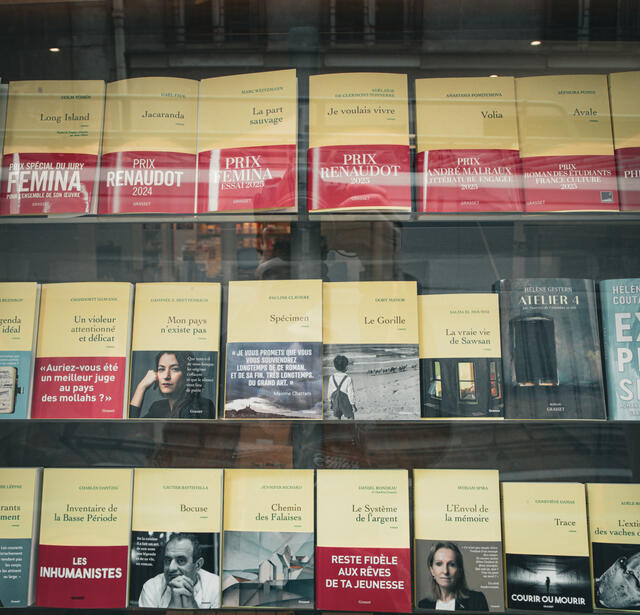 La vitrine des éditions Grasset, rue des Saints-Pères, à Paris