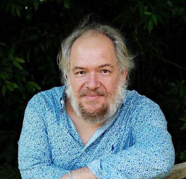 Mathias Énard, lauréat du Spycher : Literaturpreis Leuk 2026.