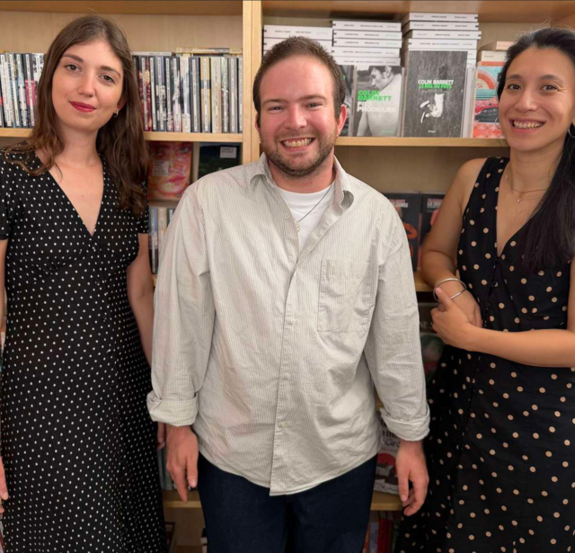 De gauche à droite : Marie Wodrascka, chargée de communication digitale, Alexandre Blomme, attaché de presse, et Marie Trang, attachée de presse des éditions Rivages