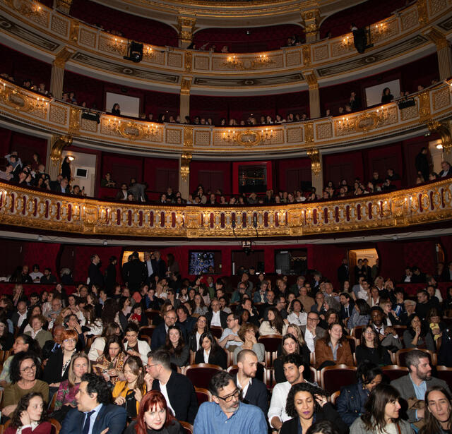 Public dans le théâtre de l'Odéon lors des Trophées de l'édition 2025