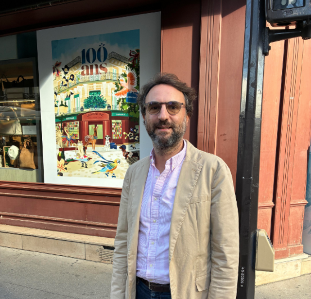 Jérôme Elmalek, gérant de la librairie Lamartine depuis 2013