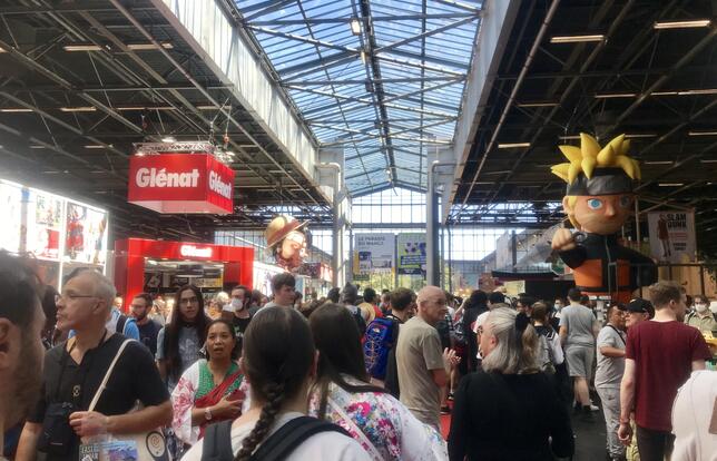 Japan Expo, allée centrale. Vendredi 15 juillet au Parc des expositions de Villepinte.