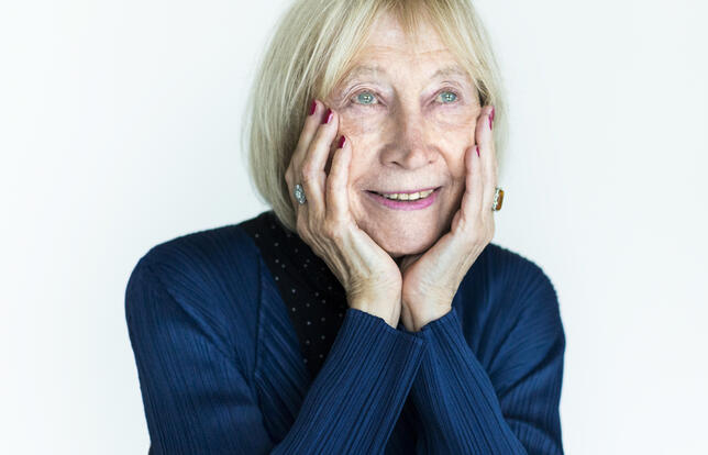 Chantal Thomas Je ne me retourne pas vers le passe il mentoure naturellement1.jpg