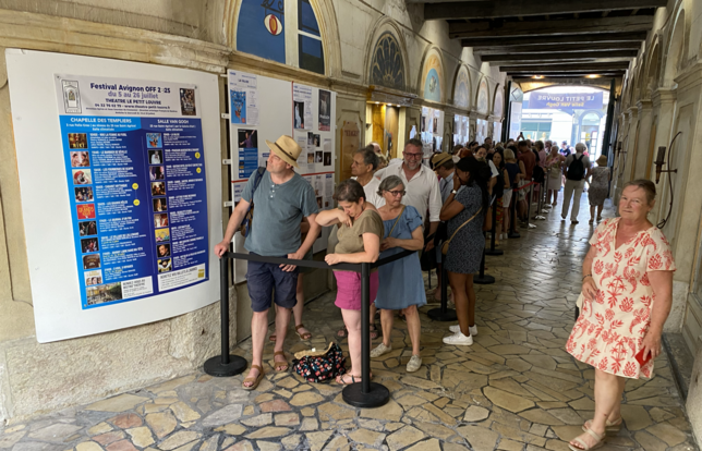 Public attente spectacle Avignon