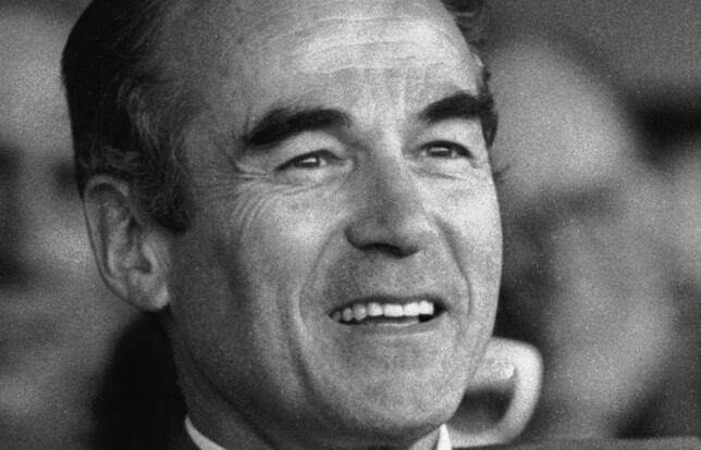 A la vie, Entretiens avec Robert Badinter, de Darius Rochebin à paraître le 2 octobre 2025