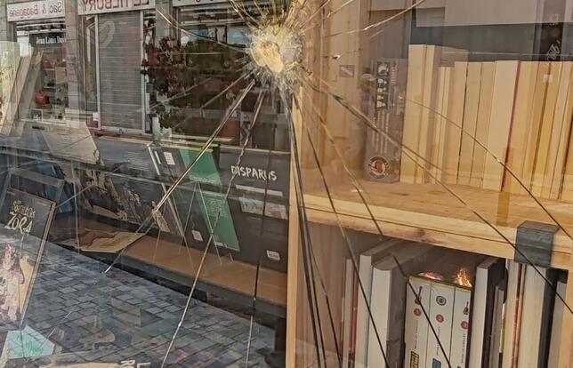 Violences contre les librairies les couts des coups10.jpg