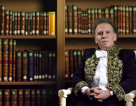 Angelo Rinaldi a été élu à l'Académie française le 21 juin 2001