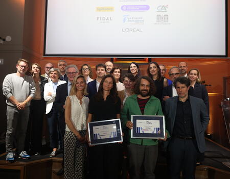 Photo groupe avec les lauréats - Prix du livre La Tribune 2025