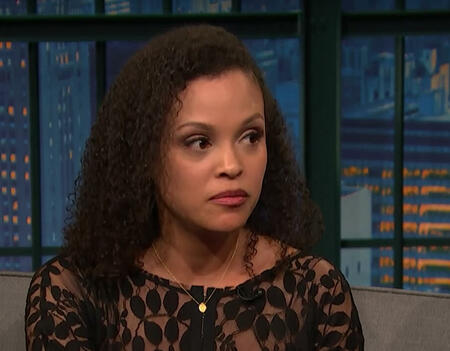 JESMYN WARD - PHOTO COPIE D'ÉCRAN/LATE NIGHT WITH SETH MEYERS