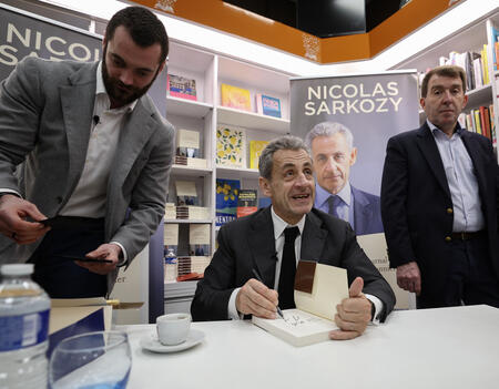 Nicolas Sarkozy le 12 décembre en dédicace à la Librairie de la Presse à Menton