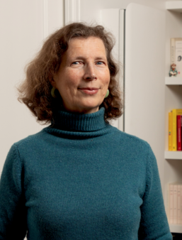 Catherine Cusset, à son domicile parisien en février 2025