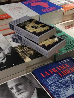 Rayon Histoire de la Librairie L'écume des mots (Paris)