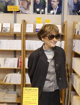 Irène Lindon sur son stand du livre de Paris en 2016