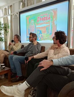  À BD à Bastia, Frédéric Michel (ACBD, à gauche) anime la conférence sur l'édition et la traduction de BD étrangères avec de gauche à droite, Kirsi Kinnunen, Ville Rante, et Guillaume et Damien Filliatre Borja. - Photo Benjamin Roure 
