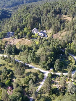 Le centre écologique Terre vivante dans la région naturelle du Trièves, dans l'Isère