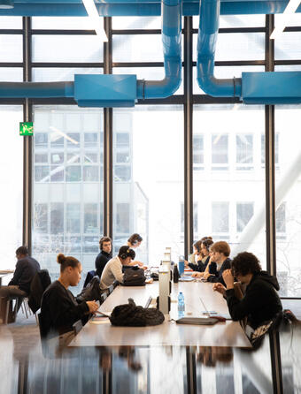 Des lecteurs à la BPI