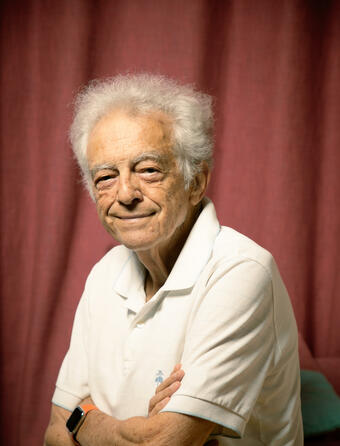 Jean-Claude Zylberstein chez lui, à Paris
