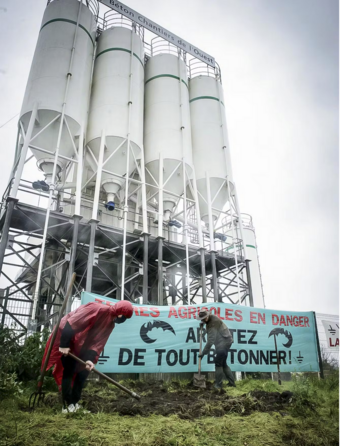Lea Hobson Desarmer le beton Rehabiter la Terre Zones0.png