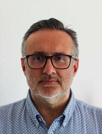 Patrick Minder a la recherche de Ziya Bey Bleu autour0.jpeg