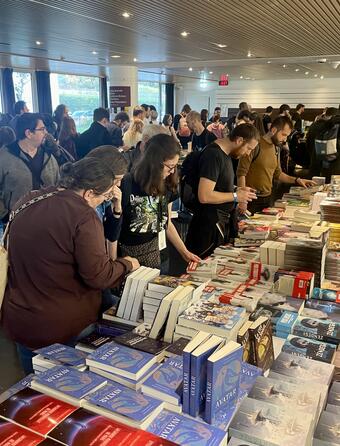 La librairie des Utopiales le samedi après-midi.