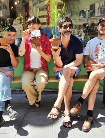 Florian Cochet, Pauline Hillier, Alexis Argyroglo, Brice Laoufi : l’équipe de La Petite Égypte papyrus à la main