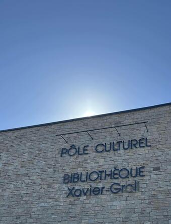 Landivisiau  la bibliotheque XavierGrall double sa surface0.jpg