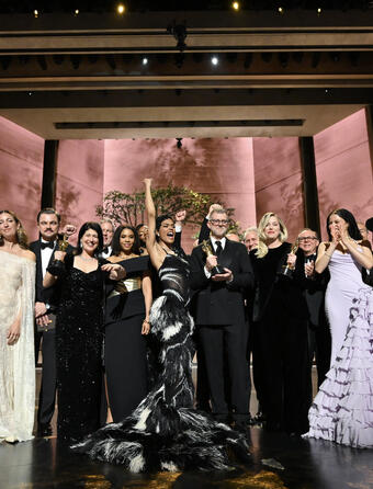 L'équipe du film "Une bataille après l'autre", adaptée de Vineland de Thomas Pynchon, lors de la cérémonie des Oscars 2026