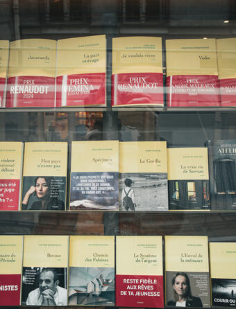 La vitrine des éditions Grasset, rue des Saints-Pères, à Paris