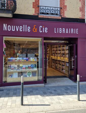 Devanture des nouveaux locaux de Nouvelle & Cie à Bois-Colombes