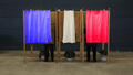 Isoloirs dans un bureau de vote 