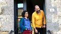 Les comédiens Olivia Le Divelec et Nicolas Rivals ouvrent en cette rentrée 2024 leur café-librairie Au Chien qui lit à Pleudihen-sur-Rance, dans l'agglomération de Dinan.