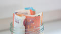 Quelques euros dans un bocal