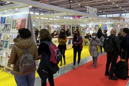 Le stand du Bief à la foire internationale du livre de jeunesse de Bologne, 22 mars 2022