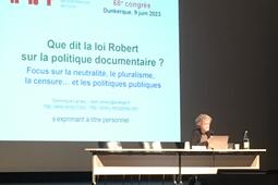 Dominique Lahary, donnant une conférence sur la loi Robert au Congrès de l'ABF 2023.