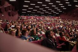 Des libraires attentifs lors des Rencontres nationales de la librairie 2024.jpg