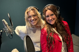 Anaïs Delva et Kelly Marot interprètent respectivement les "Sisters" Wendy et Marine - Photo Bamboo 