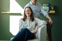 Barbara Astruc et François Bachelot, fondateurs des éditions Point Nemo, au sein des Nouveaux Éditeurs